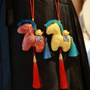 C065 馬年布藝掛件